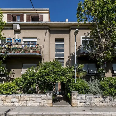 Amorina Apartment